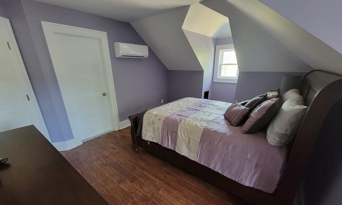 South Kortright Bed & Breakfast | Cozy B&B with WiFi and AC in charming South Kortright