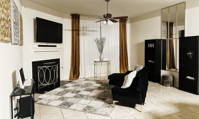 Grand Prairie House | Stylish home, close to attractions, and lots of space. Perfect for large groups!