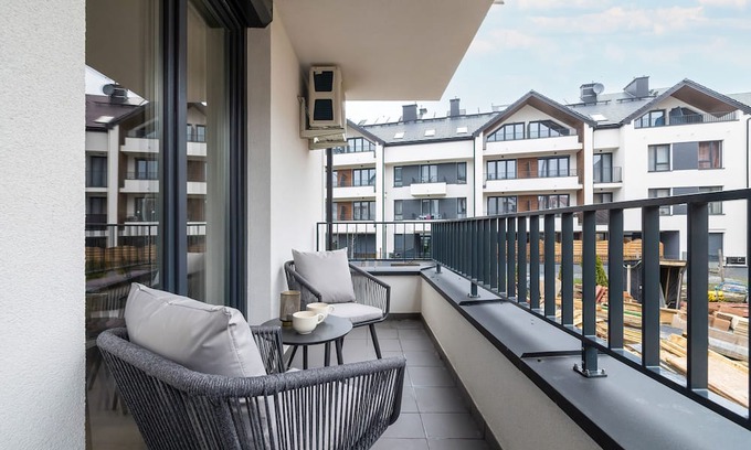 Biezanow - Prokocim Apartment | Apartment Wieliczka by Renters Prestige