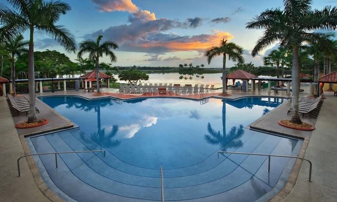 Doral Resort | Miami Resort Weekend Get-A-Way - Mariott's Villas at Doral - May 4th & May 5th