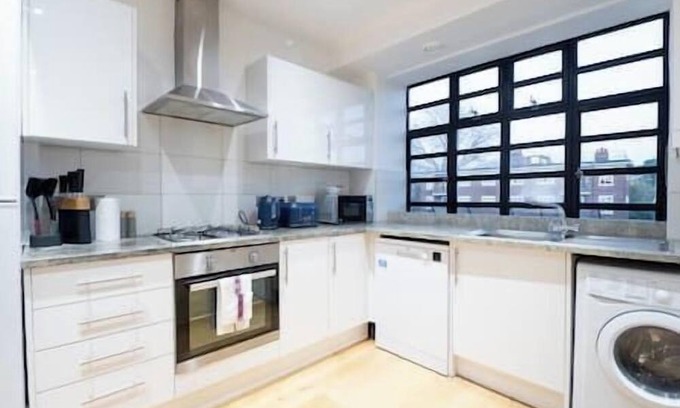 De Beauvoir Apartment | Cool East London Flat (SH3)