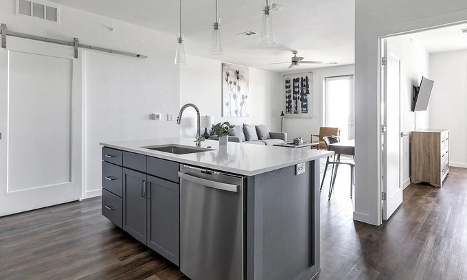 Austin Apartment | Modern Apartment in Prime Location (ID1403X650)