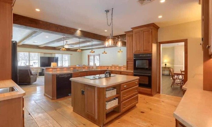 Stouchsburg House | Lazy Meadows Horse Ranch, new listingn