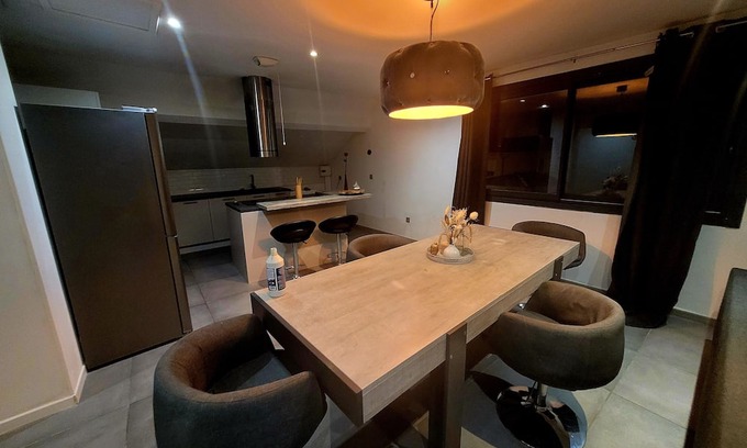 L'Isle-d'Abeau House | Maison Esperance à 5 Minute de L'entrée de L'autoroute A43 à 1 Minute du Golf