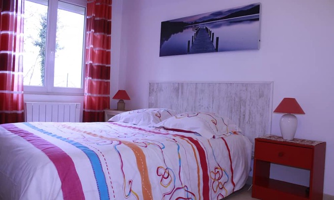 Valence Apartment | Logement à la Campagne, à 10 mn de Valence. Animaux de Compagnie Acceptés!