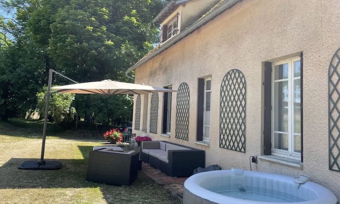 Coulanges-sur-Yonne House | Grande Propriété Avec Piscine sur Parc de Deux Hectares