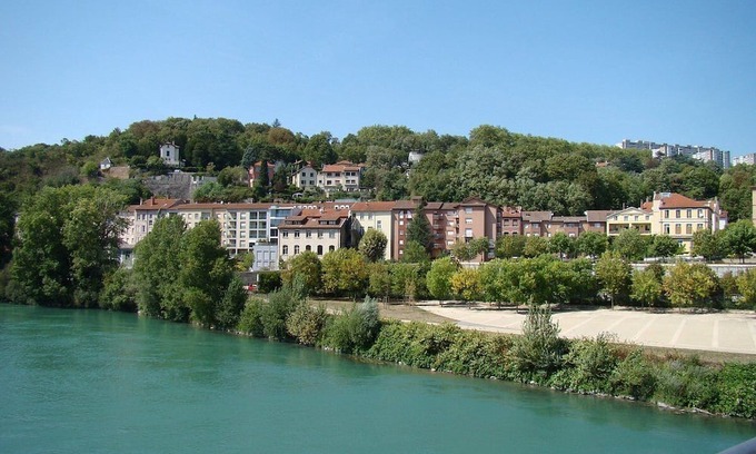 Vaulx-en-Velin Apartment | Appartement Charmant, parking gratuit