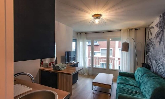 Saint-Martin-du-Littoral Apartment | Appartement Avec Balcon et vue mer