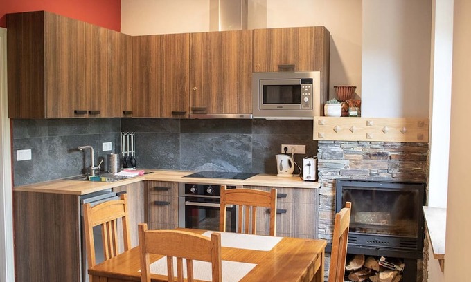 Ribes De Freser Apartment | Apartamento tipo loft en una casa de estilo Modernista en el bosque.n