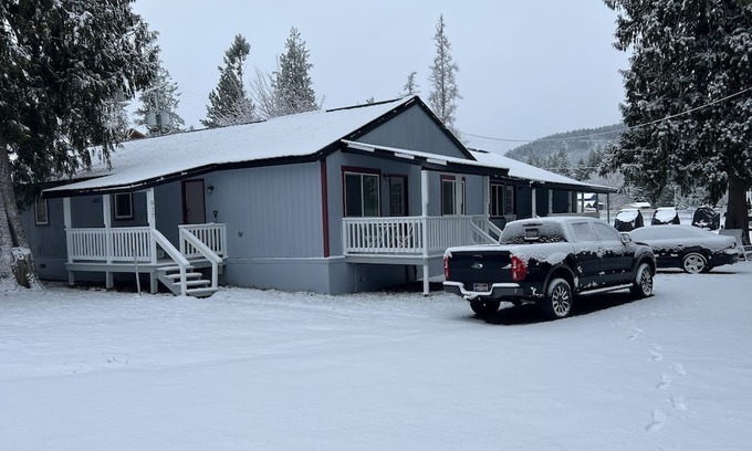 Clark Fork Apartment | Apartment with a Mountain View 517