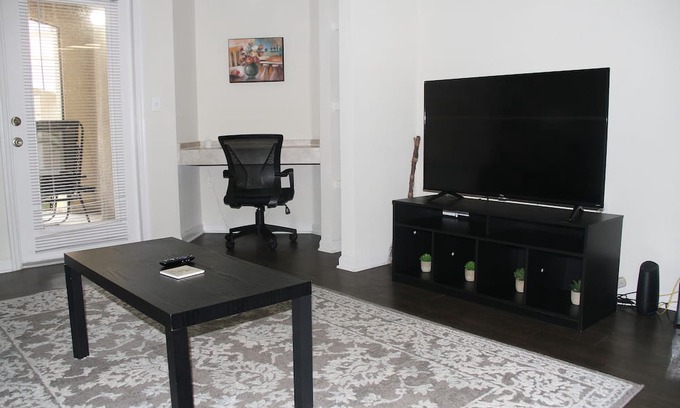 Lake Mary Apartment | Spacious Apt in Sanford, FL, High Ceilings, Washer/Dryer w/ Patio, Pool Access