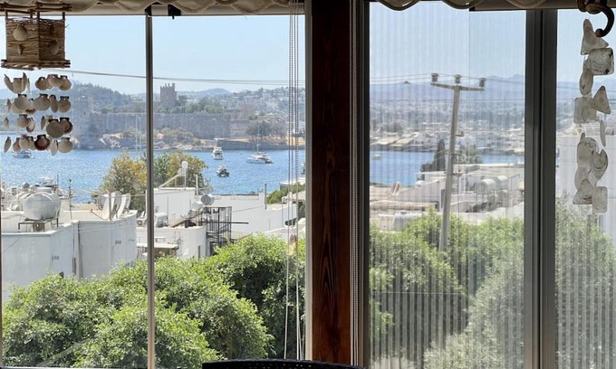 Bodrum City Center Apartment | House Close to Beach with a Sea View in Bodrum