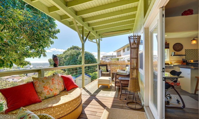 Aiea Apartment | Inviting Aiea Bungalow w/ Balcony, Grill & Views!