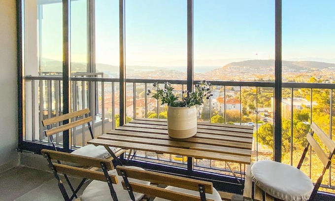 Cesme Apartment | Flat with Balcony 5 min to Cesme Marina
