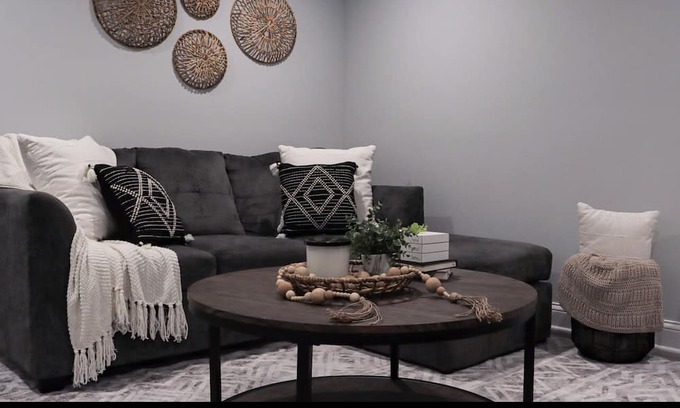 Forestview Apartment | Modern Apartment Near Downtown Chicago