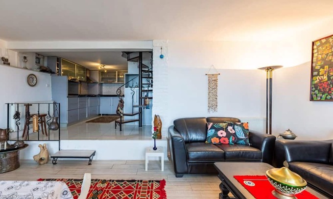 Maltepe Villa | Unique House with Tree Inside near Sea in Maltepe