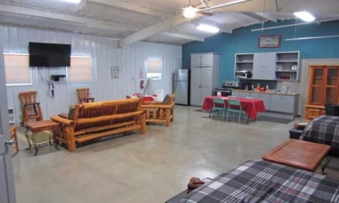 Hugo Cabin | Shady Oaks RV Resort 3 Bed Bunk House Cabin