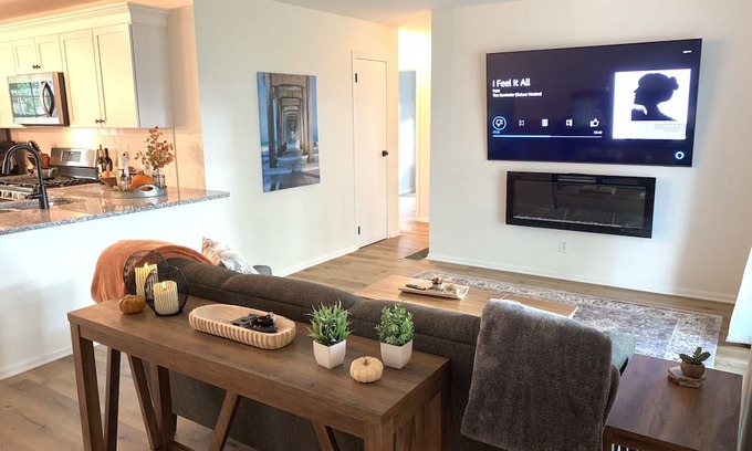 Centerville House | Updated home away from home in Centerville.