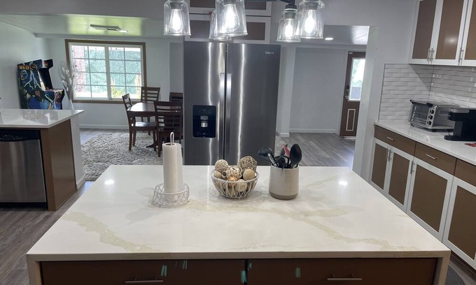 Stetson Hills State House | Pretty Home