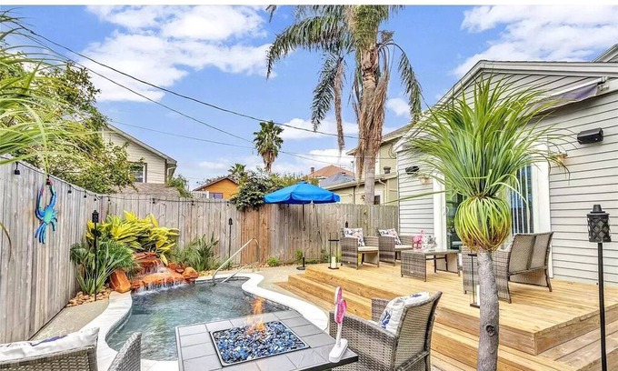 Galveston House | Cozy cottage w/private pool-- 5 minutes from the beach!