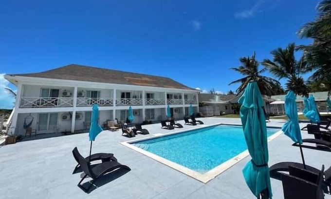 Tar Bay Apartment | Conch suite Ocean front Exuma Palms Resort