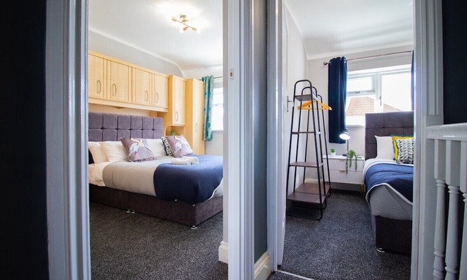 Patchway House | Stylish House w/Game Room in Bristol w/Parking