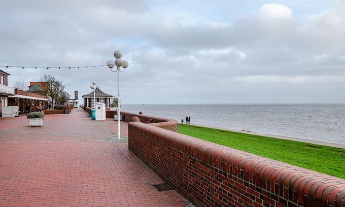 Rustersiel Apartment | Apartment 'Ferienwohnung Kornspeicher 70qm' with Wi-Fi