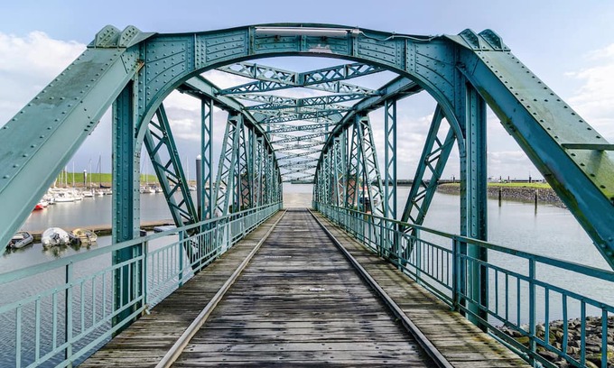 Rustersiel Apartment | Apartment 'Ferienwohnung Kornspeicher 80qm' with Wi-Fi