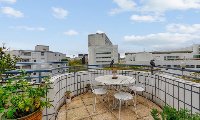 Quartier de Javel Apartment | Bright flat in the 15th arrondissement in Paris - Welkeys