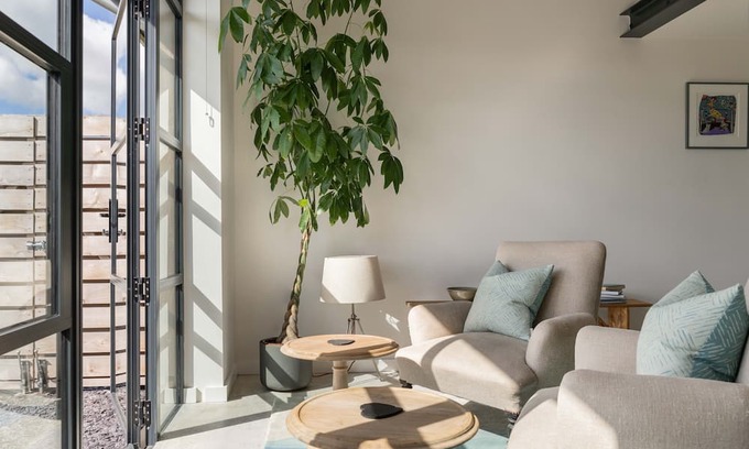 Offham Apartment | The Studio - a peaceful light filled space in the heart of the South Downs