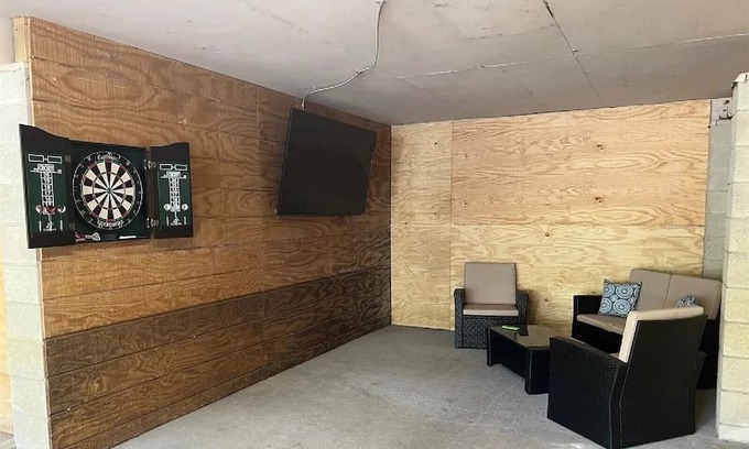 Ridge Manor House | Beautiful peaceful cozy family and pet friendly 3/1 home in Dade City.