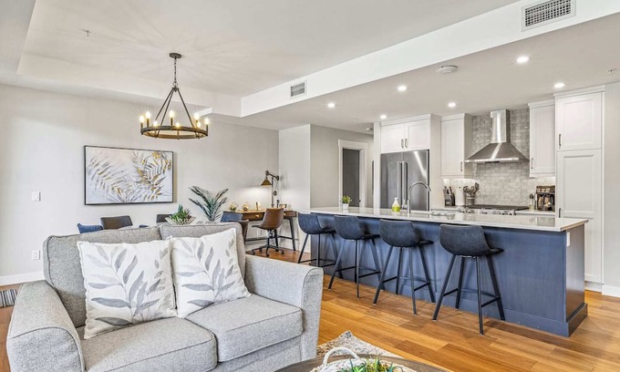 Canmore Apartment | Elevated Mountain Nest - The Rock Garden