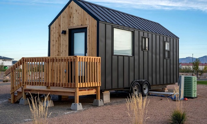 Pear Park Cabin | Charming Micro Home Escape: Unforgettable Glamping Experience in Colorado