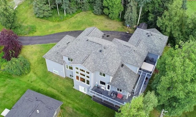 Huffman - O' Malley House | Manor on 112th - Great for gatherings