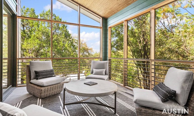 Galindo Apartment | South Austin King Suite w Screened Porch & Miele Espresso, Near SoCo & Zilker