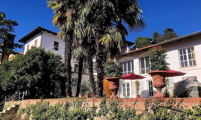 Moncestino Villa | Charming apartment with swimming pool in period villa in Monferrato