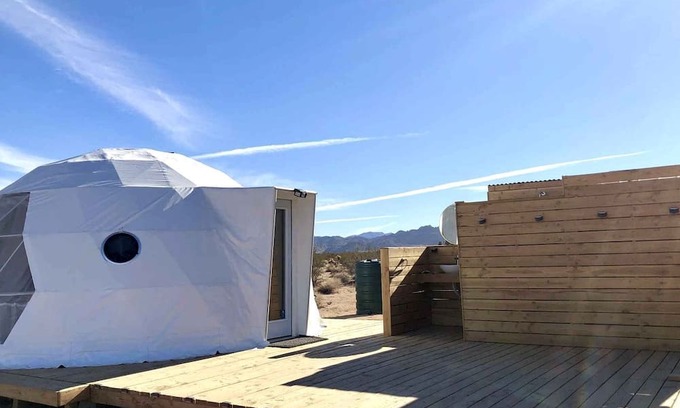 Joshua Tree Cabin | Spectacular Dome near Joshua Tree National Park, Surrounded by the Beauty of the Mojave Desert for an Incredible Glamping Experience in California