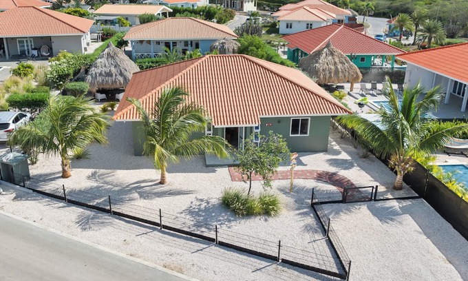Fontein Villa | Modern villa with pool on a secured park on the west side of Curacao