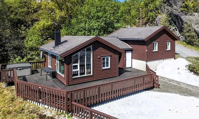 Hervik House | Awesome home in Nedstrand with sauna