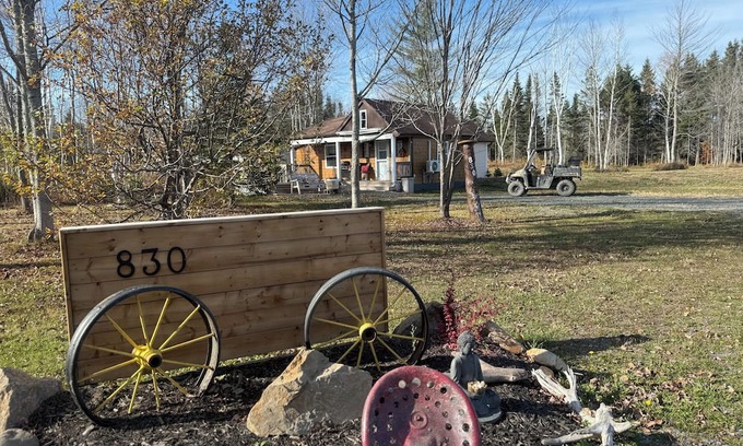 Gloucester County Cabin | The 2 CC'S HIDEAWAY-Peaceful cabin situated directly on the snowmobile trail !
