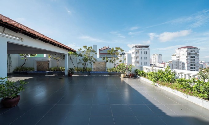 Chamkar Mon Apartment | Cozy 2BR Condo with Hardwood Floors & Rooftop Sunset View in Charming Phnom Penh