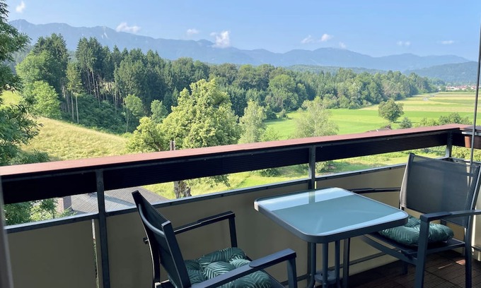 Villach Apartment | Modern oasis with panoramic view