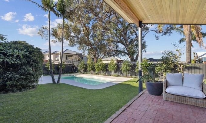 Scarborough House | Stunning Large Home in Scarborough with a Pool