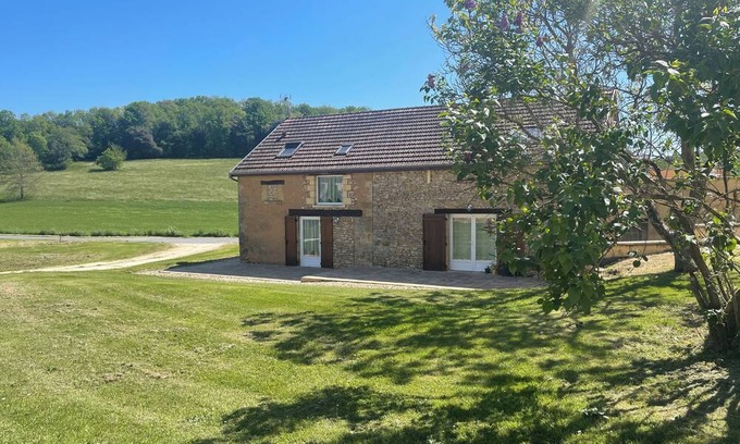 Meyrals House | House in the heart of a pretty, quiet village, ideally located in Périgord