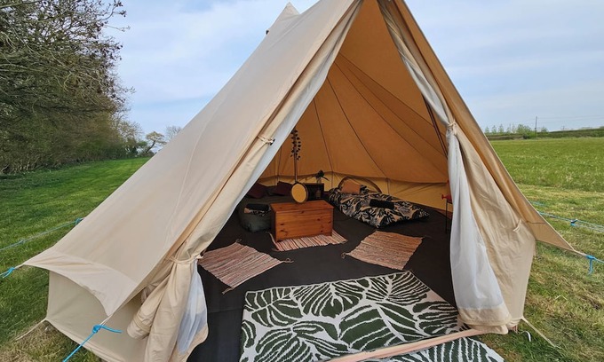 Howlett End RV Rental | 5m Bell Tents-Glamping in picturesque 6 acre feld tucked away in the countryside