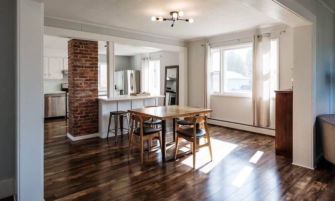 Calumet House | The One on Main - 3 BR House