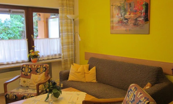 Wasserburg Apartment | Apartment 'Müller Dietrich' with Private Terrace and Shared Garden