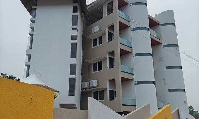 Udupi Apartment | 12-bedroom apartment in superb Manipal with AC, WiFi. Live large