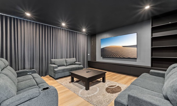 Lorne House | Panoramic Delight