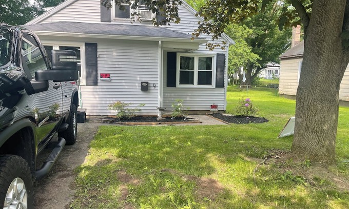 Baldwinsville House | Charming 3-bedroom house in wonderful Baldwinsville with WiFi
